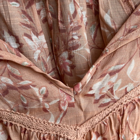 Floral blouse - Picture 5 of 7